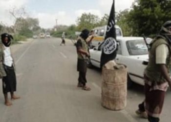 «القاعدة» أم «تنظيم الدولة»؟