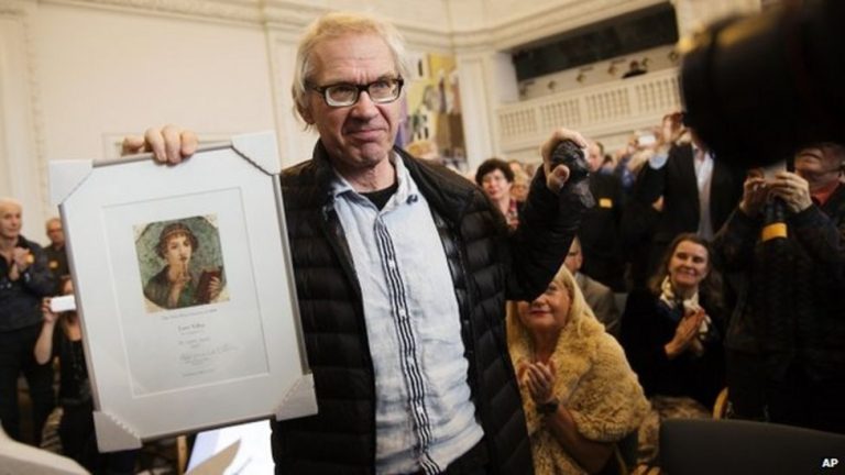 Copenhagen attack cartoonist Lars Vilks wins award
