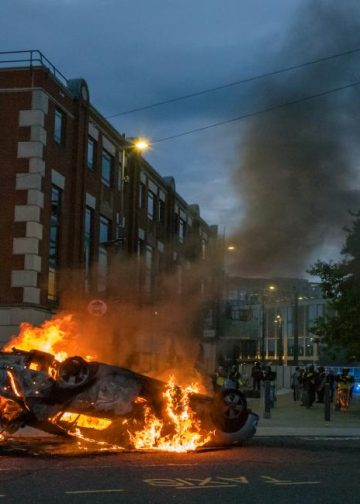 عن اليمين المتطرّف وتحوّلاته … هل بريطانيا عنصرية؟